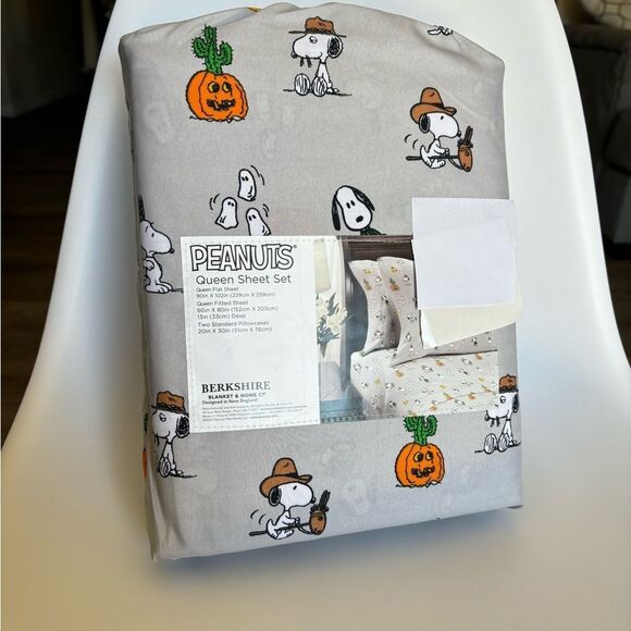 4PC Peanuts Snoopy Halloween Ghost Mummy Witch White Queen Sheet Set - Picture 3 of 6